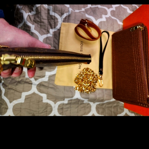 Louis Vuitton Pochette Accessoires DATE STAMPED VI0061 - Picture 10 of 12